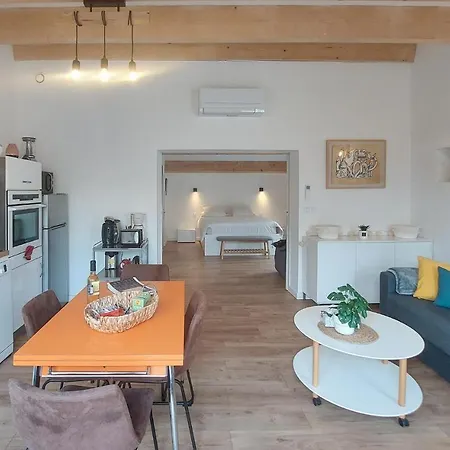 Casa vacanze 1 Bedroom Pet Friendly In Le Vieux
